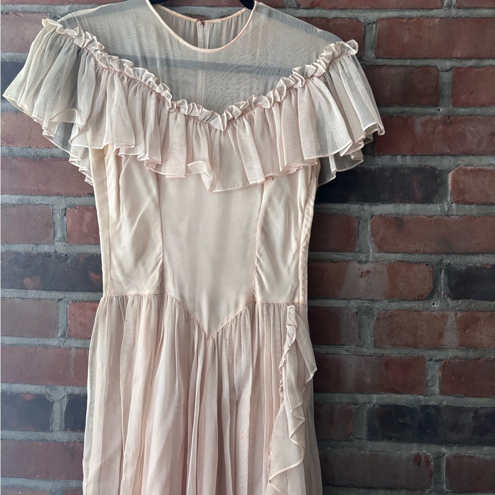 Vintage Ruffled cream/light pink gown